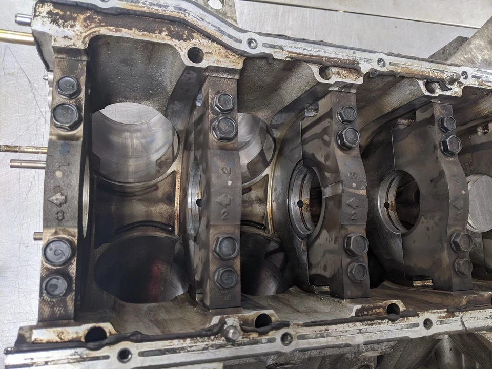 Engine Cylinder Block For 04-09 Nissan Titan  5.6 - Image 4 of 4
