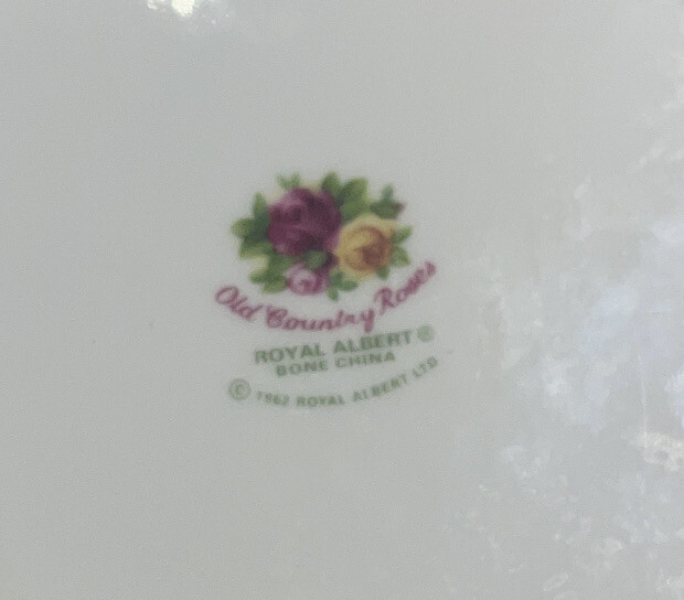 Royal Albert Old Country Roses Round Covered Butter or Cheese Dish New