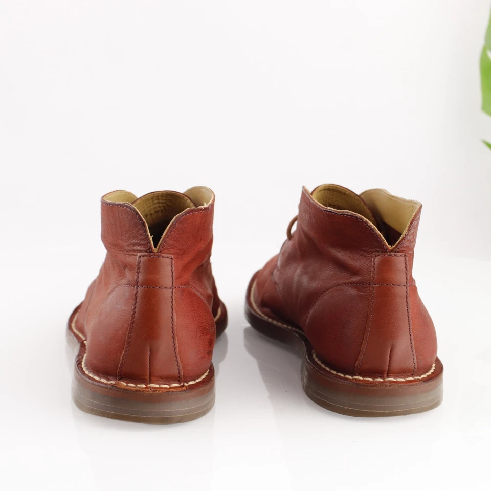 Bota Chukka Cole Haan Para Hombres Talla 9 M Cuero Rojo Con Cordones Punta Lisa Suela de Goma Foto 4 de 4