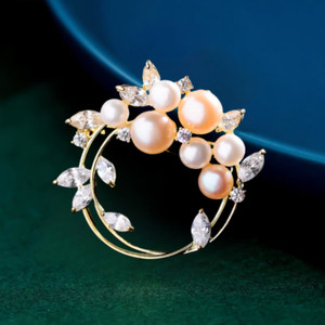 Authentic Elegant Gold Plated Freshwater Pearl Cubic Zirconia Garland Brooch Pin