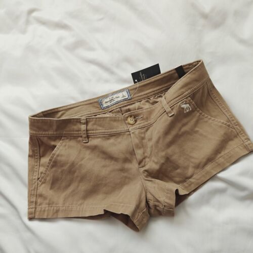 New Abercrombie & Fitch Women's Low Rise Khaki Shorts Size 2 (30") - Picture 1 of 2