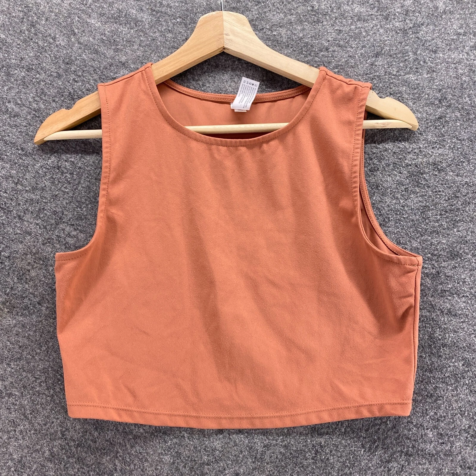 yogalicious cropped sleeveless wide strap round neck tank-top