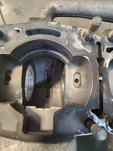 2001 00 02 03 POLARIS XC SP 700 edge RMK SKS crankcase engine cases - Picture 3 of 4