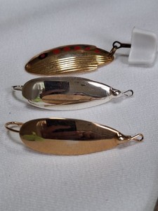 2 JOHNSON SILVER GOLD MINNOW SPOONS 1 OCEAN CITY SPOON VIDEO USED
