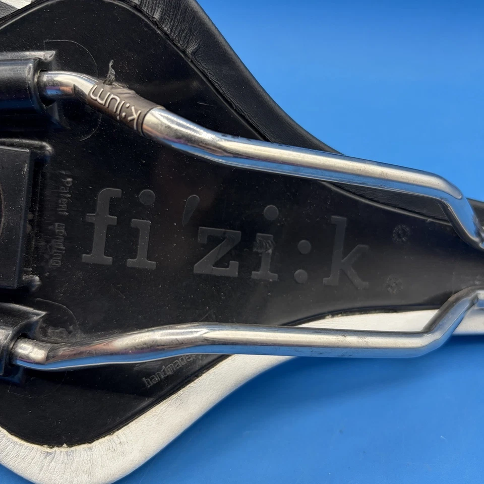 NUEVO DE COLECCIÓN FIZIK ARES CONTRARRELOJ BLANCO ASIENTO DE SILLÍN CARRERAS BICICLETA DE CARRETERA ANTIGUA Foto 4 de 4