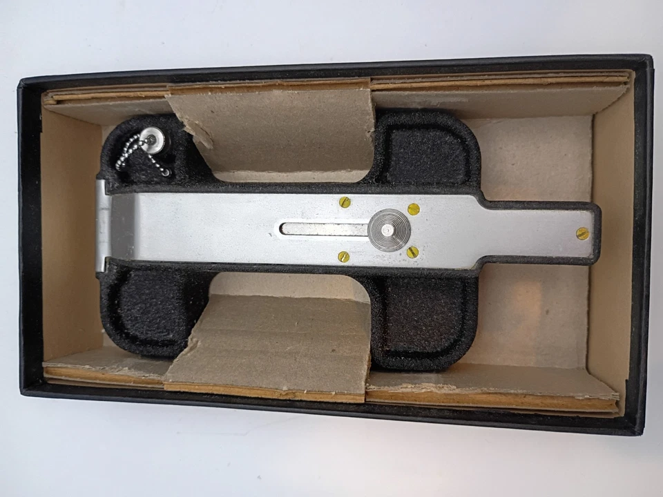 Buscador de enfoque Eastman Kodak de colección en caja para revista Ciné-Kodak con instrucciones Foto 4 de 4