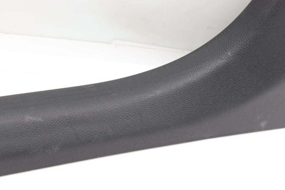 Mercedes-Benz C63 AMG S 2015-2021 - Panel delantero izquierdo inferior pilar A Foto 3 de 4