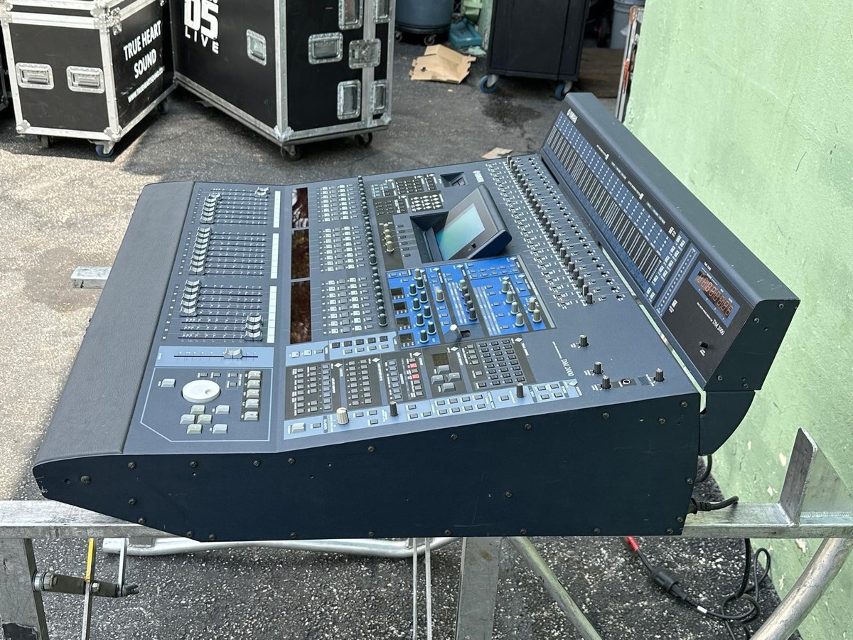 Yamaha DM2000 Digital Mixing Console W/Case #4097 (One) | eBay
