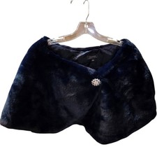 Faux Fur Shawl With Decorative Brooch Blue Color, XL