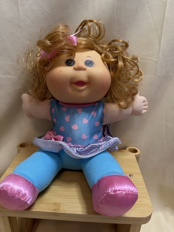 Cabbage Patch Kids Baby Girl Doll Curly Blonde Hair Blue Pink Outfit Soft Body