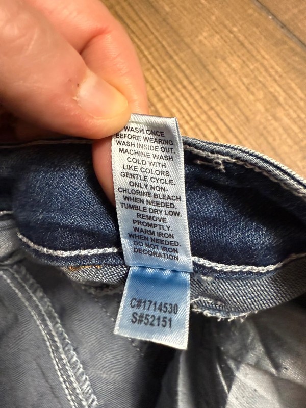 Denim Y2K capri jeans embellished & embroidered pocket detail size 8 image 5