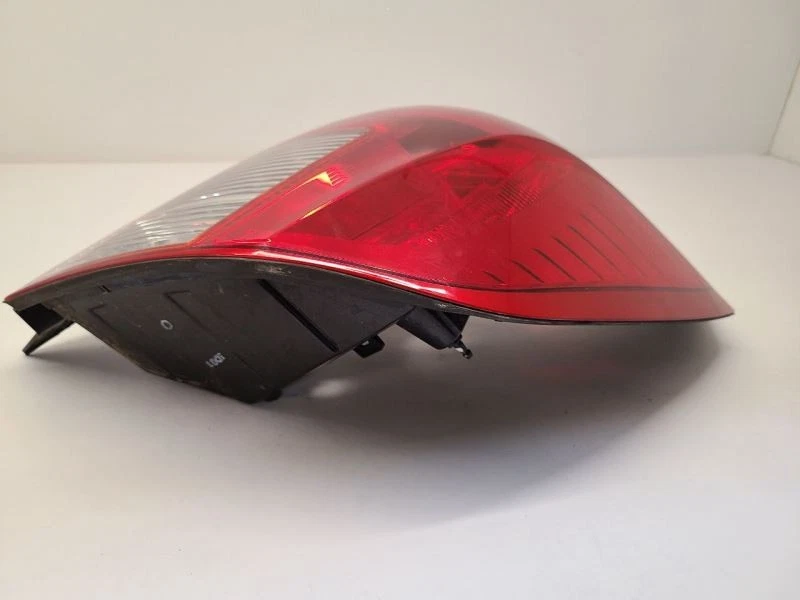 2013-2015 CHEVROLET CAPTIVA SPORT RH Passenger Right Tail Light 22842244 - Image 4 of 4