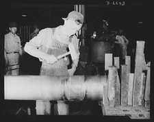 8" x 10" Photo 1942 Manpower. Southern shipyard workers. A grocery store manager