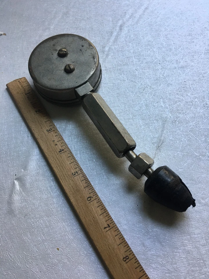 Medidor de presión probador de compresión incomparable vintage de los años 30 hecho en EE. UU. 8" L x 2,75" W Foto 4 de 4