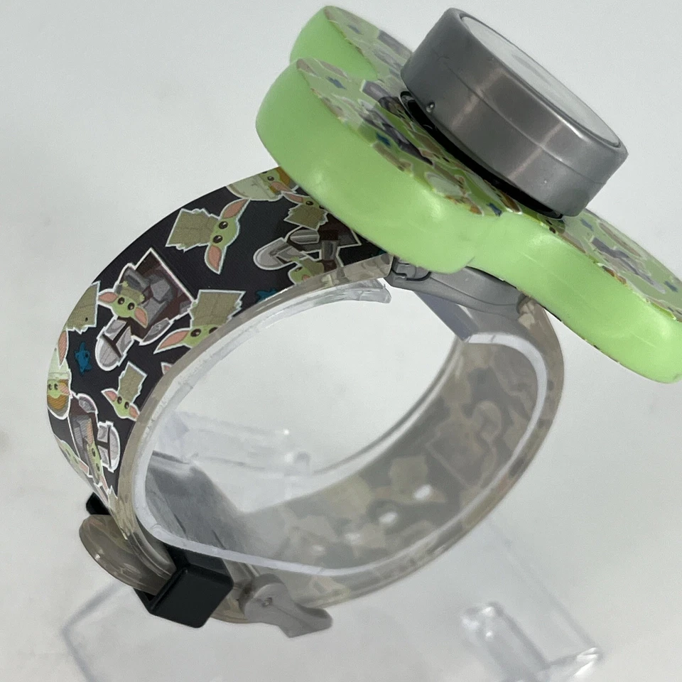 Baby Yoda The Child Star Wars Mandalorian Spinner LCD Watch NEW BATTERY RUNS! - Image 4 of 4