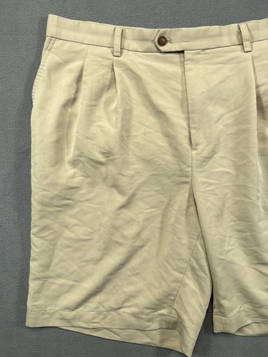 Cutter & Buck Shorts Mens 42 Khaki Pleated Golf Outdoor Casual Mens - Picture 6 of 12
