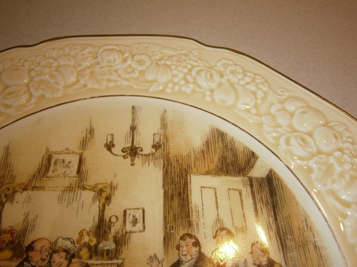 VINTAGE CROWN DUCAL FLORENTINE LARGE PLATE - MRS BARDELL FAINTS IN MR PICKWICKS - Picture 2 of 11