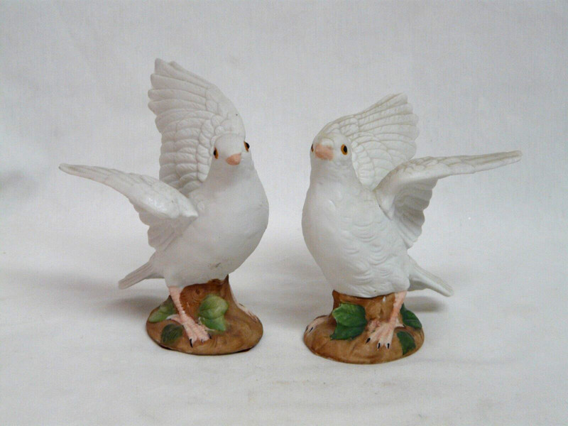 A Pair of White Love Doves Bisque Porcelain Figurine Sculpture