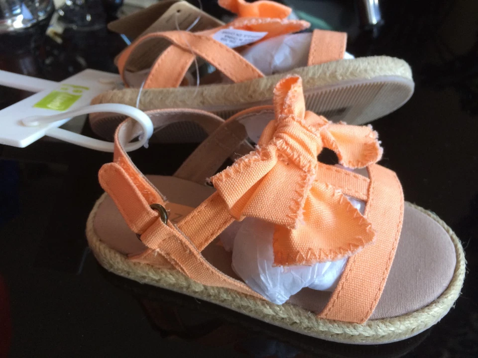 Zapatos planos CRAZY 8 niñas fucsia o neón melocotón moño talla 6 y 8  Foto 4 de 4