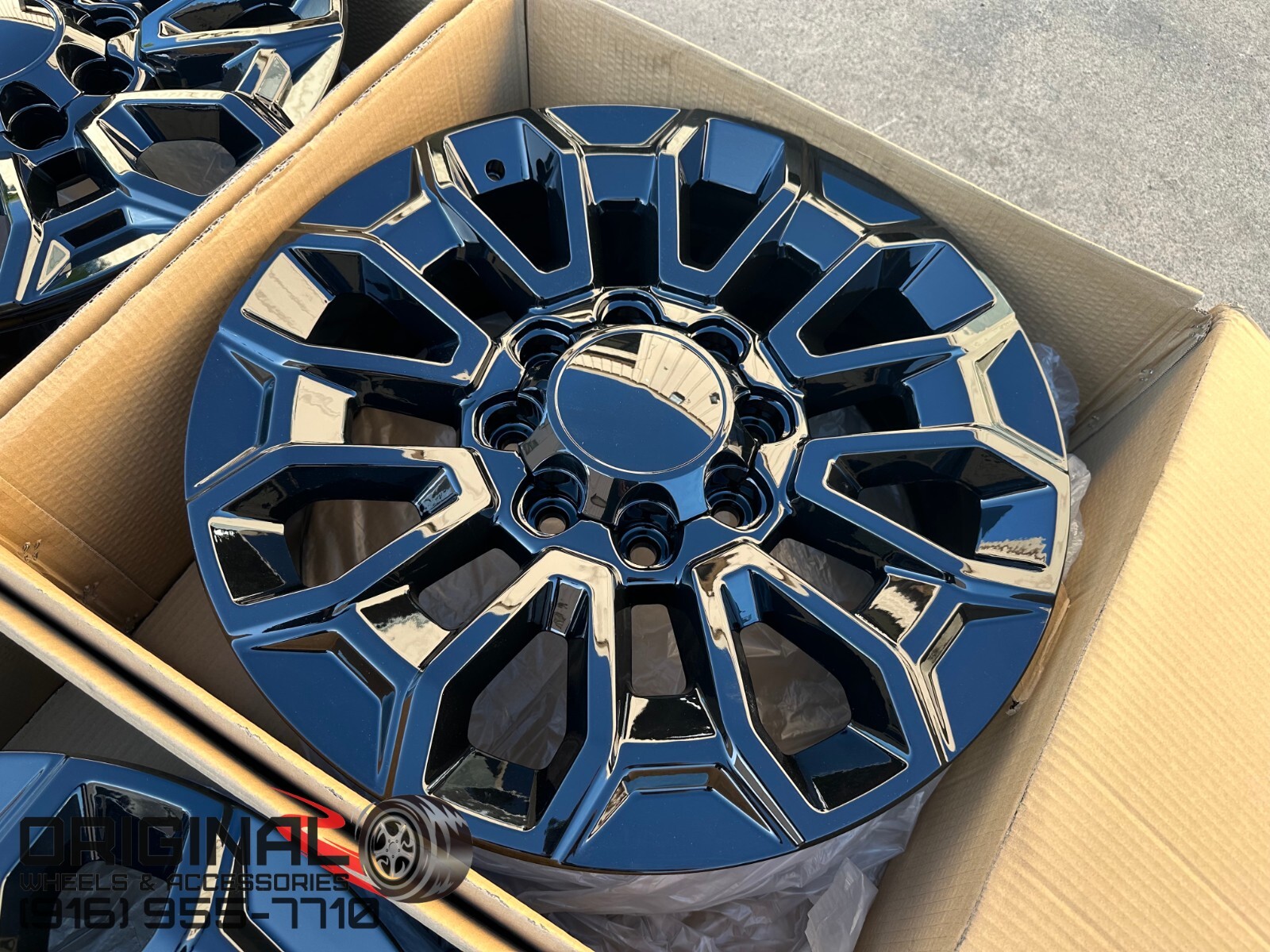22" Set of 4 Wheels 22x8.5 8x180 Rims 2500 3500 Chevy Silverado GMC ...