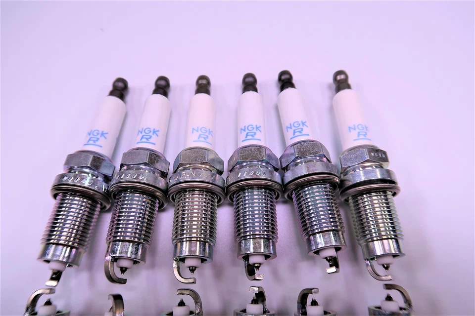 Комплект свечей зажигания Bentley Continental GT GTC Flying Spur Ngk 12 шт. #749 - Изображение 2 из 4