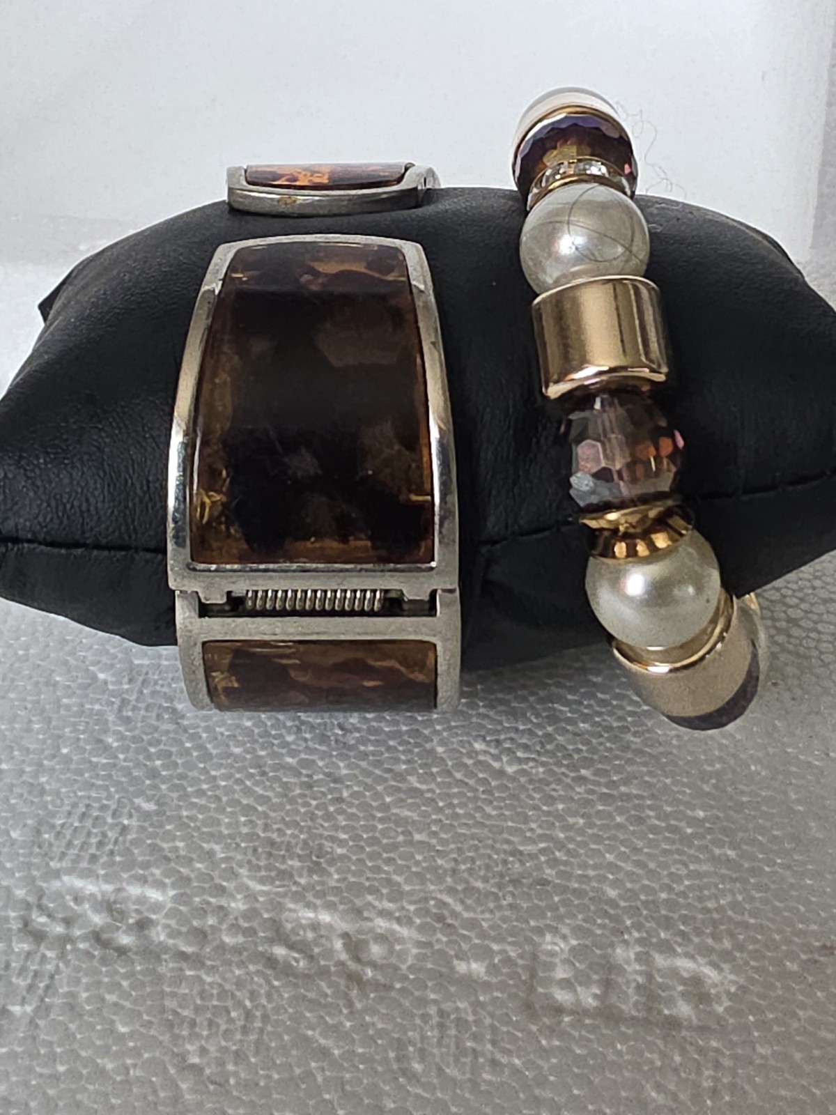 Varales Tortoiseshell Patterned Bangle Cuff W/Acc… - image 4