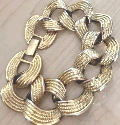 Napier Vintage Link Bracelet/ Gold Tone Textured/ Fits Wrist Size 7.5