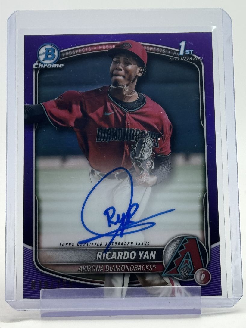 RICARDO YAN 2025 BOWMAN CHROME 1ST PURPLE REFRACTOR AUTO /250 Q0963