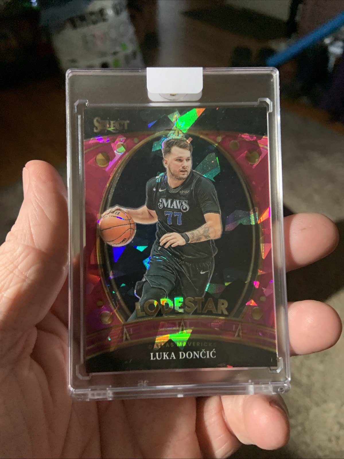 2023-24 Panini Select Lodestars Pink Cracked Ice Prizm 86/99 Luka Doncic #7
