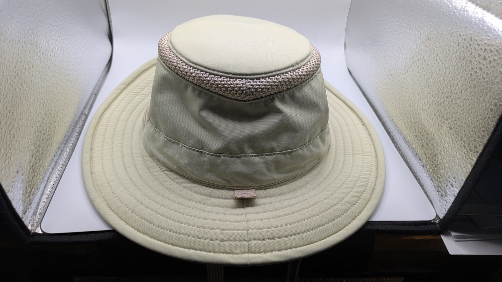 Tilley Hat Model LTM5 Nylon Ties On Polyester Mesh Size 7 1/
