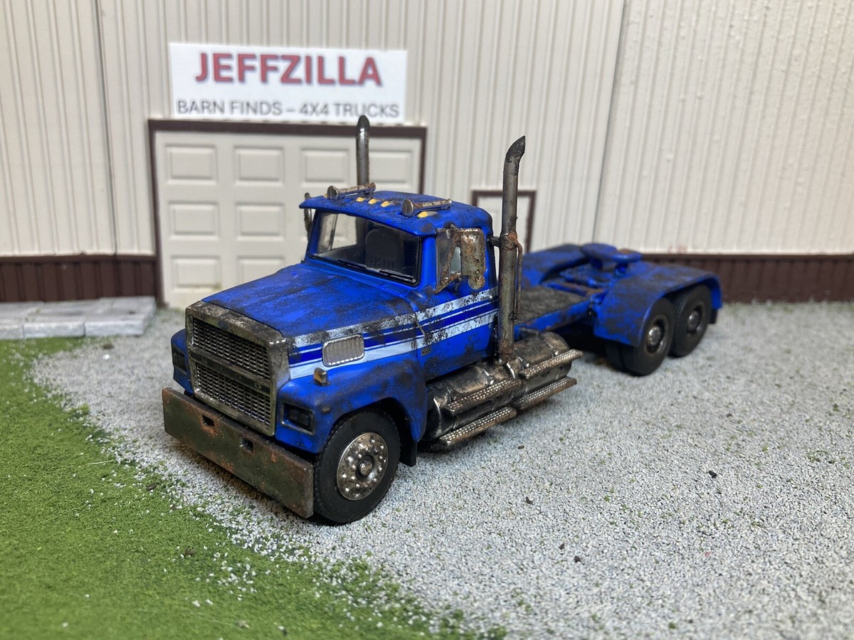 Ford LTL-9000 1/64 Diecast Rusty Weathered Semi Tractor Truck Barn