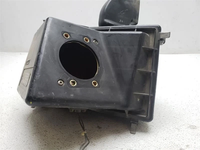 Caja de purificador de aire 95-96 240SX cupé ¡OEM!! ¡PESTAÑA ROTA!!!! 1650070F01 Foto 2 de 4
