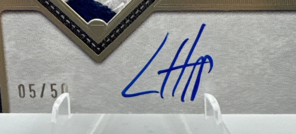 Автомобильная нашивка 2025 Topps Ian Happ #TFAP2-IH на карточке с автографом 05/50 Chicago Cubs - Изображение 2 из 4