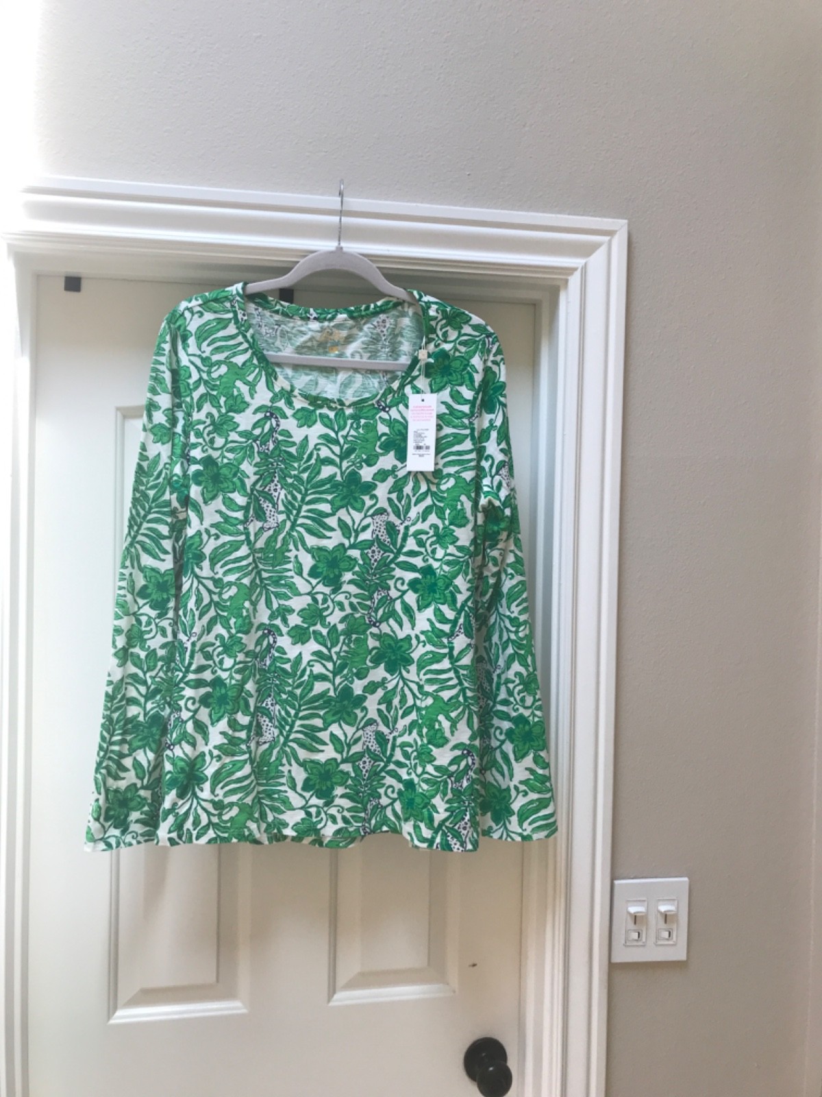 Lilly Pulitzer NWT light weight shirt size XL