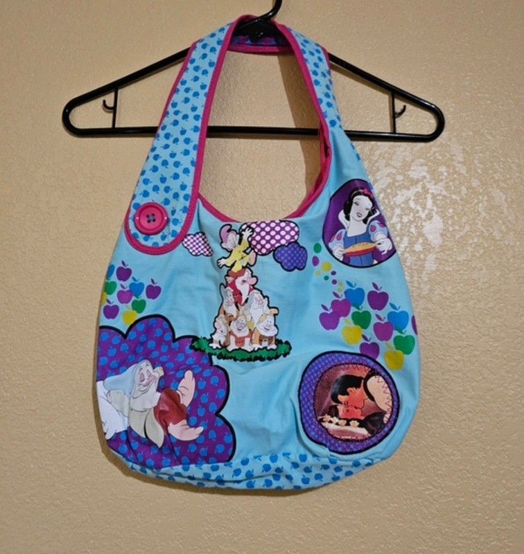 Snow White Disneyland Purse Unique 2009 Unused 7 Dwarves Disney Parks Princess