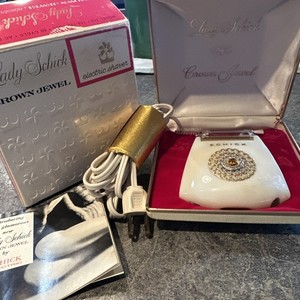 Vintage SCHICK Crown Jewel Ladies Electric Razor In Case Model 100. WORKS! W/box