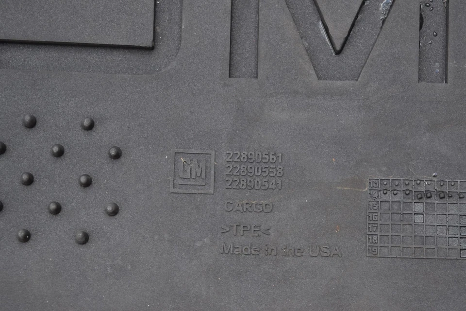 Alfombrilla para todo tipo de clima GMC Acadia 2013 2014 2015 2016 fabricante de equipos originales Foto 3 de 3