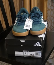 Adidas vl court 3.0 women green n white with pink in the back sz 9 new in box