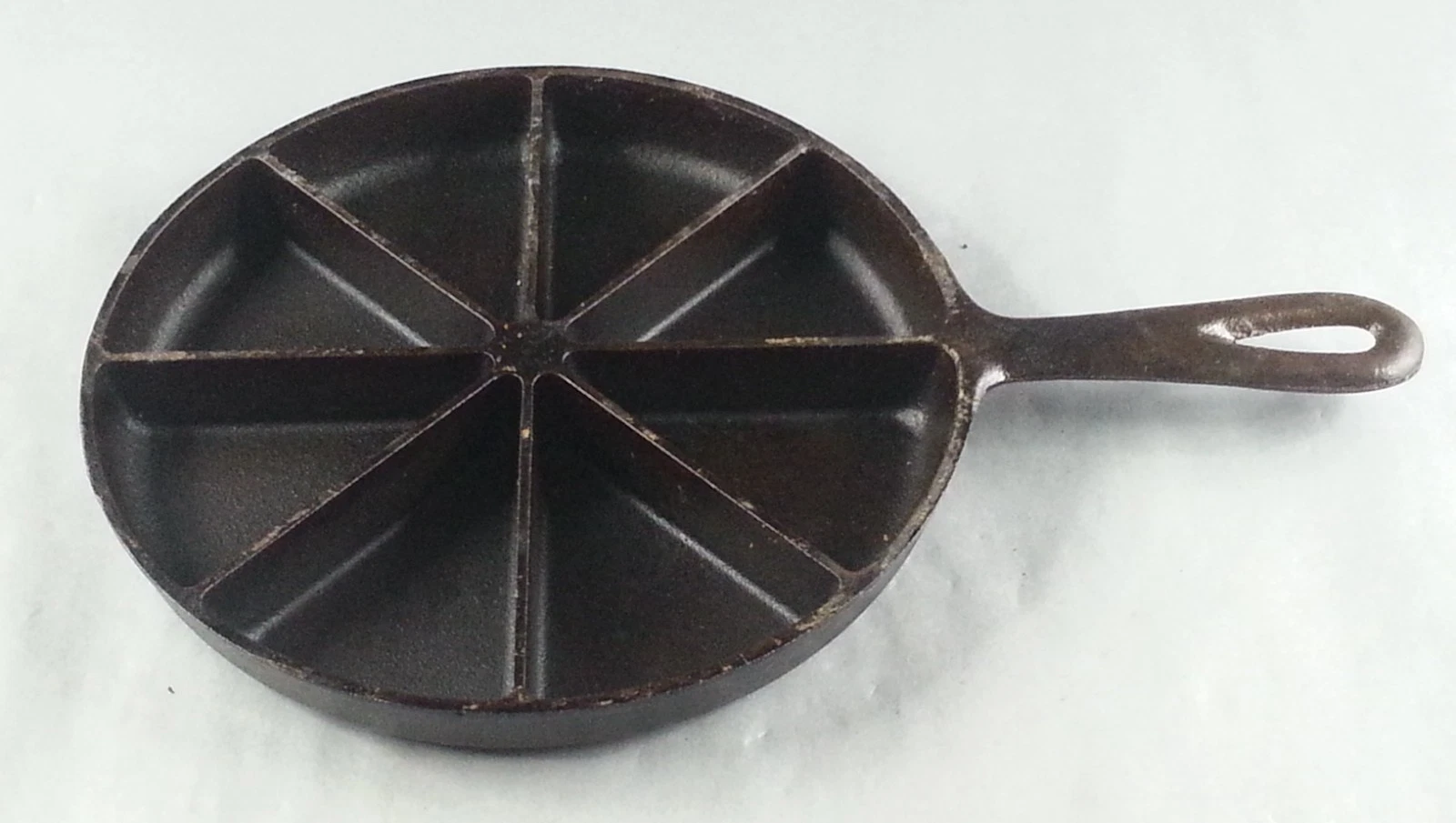 Vintage Cast Iron Corn Bread Skillet Pan 8 Slice Triangle