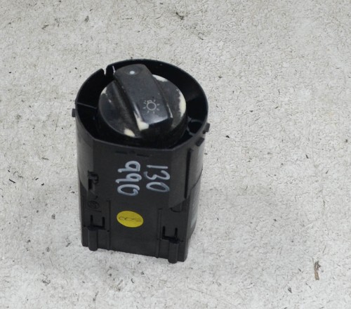 AUDI A4 B6 Limo 2000 Relais 370 373 Licht Schalter 8E0941531 #130990-H115