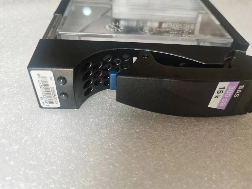 EMC 300GB 005050975 VMAX 15K 2.5"-3.5" SAS 15K RPM Internal Hard Disk Drive - Image 3 of 3