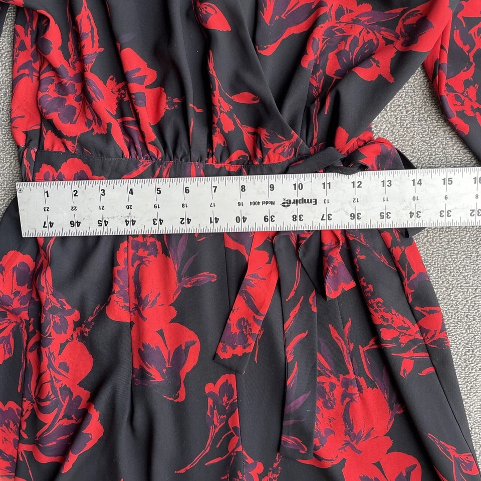 Mono corto Yumi Kim negro y rojo floral Anthropologie talla pequeña Foto 3 de 4