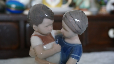 VINTAGE B&G Bing & Grondahl Figurine Children Playing #1568