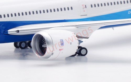 Modelo de avión fundido a presión 1:200 InFlight200 Boeing House color B787-9 N789FT - Imagen 11 de 16