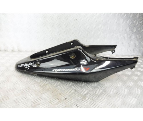 DAELIM 125 Roadwin Cubierta Carcasa Trasera Negro Rallado Tipo KMYBA4BLS - Imagen 4 de 7