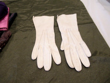 Superb cream-colored kidskin gloves, sz. 6-1/4, c. 1950s
