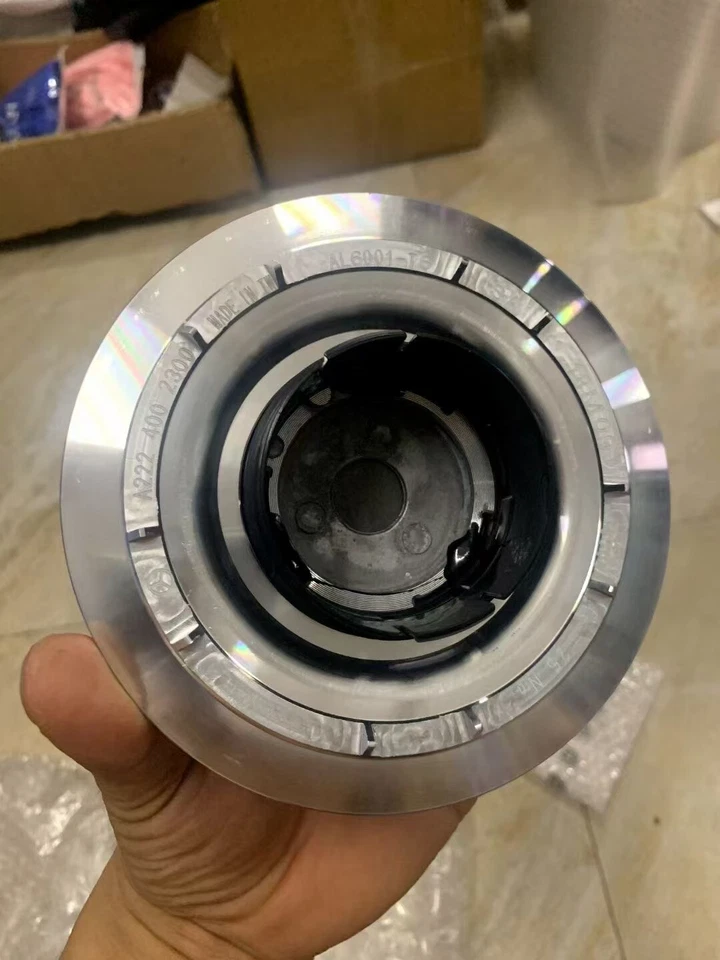 Tapa central plateada de fábrica Mercedes Benz llantas forjadas OEM C63 S65 00040011007756 Foto 2 de 2