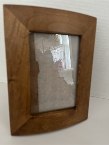 Photo Frame Holds 4x6” Picture Solid Wood Portrait or Landscape Easel Back - Picture 2 of 12