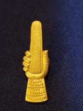 Vintage FUNKS G HYBRID 304 Bushel Challenger Funk's Tie Tac Pinback Feed Seed