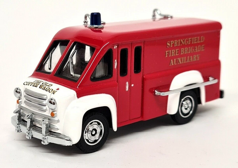 Matchbox Yesteryear - YFE16 1948 Dodge Route Van Fire Fighter Support Truck - Image 3 of 4